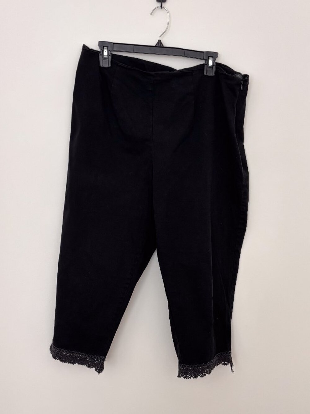 Carolina Blues Plus Black Capri Pants Lace Hem Stretch Cropped Pants 18W
